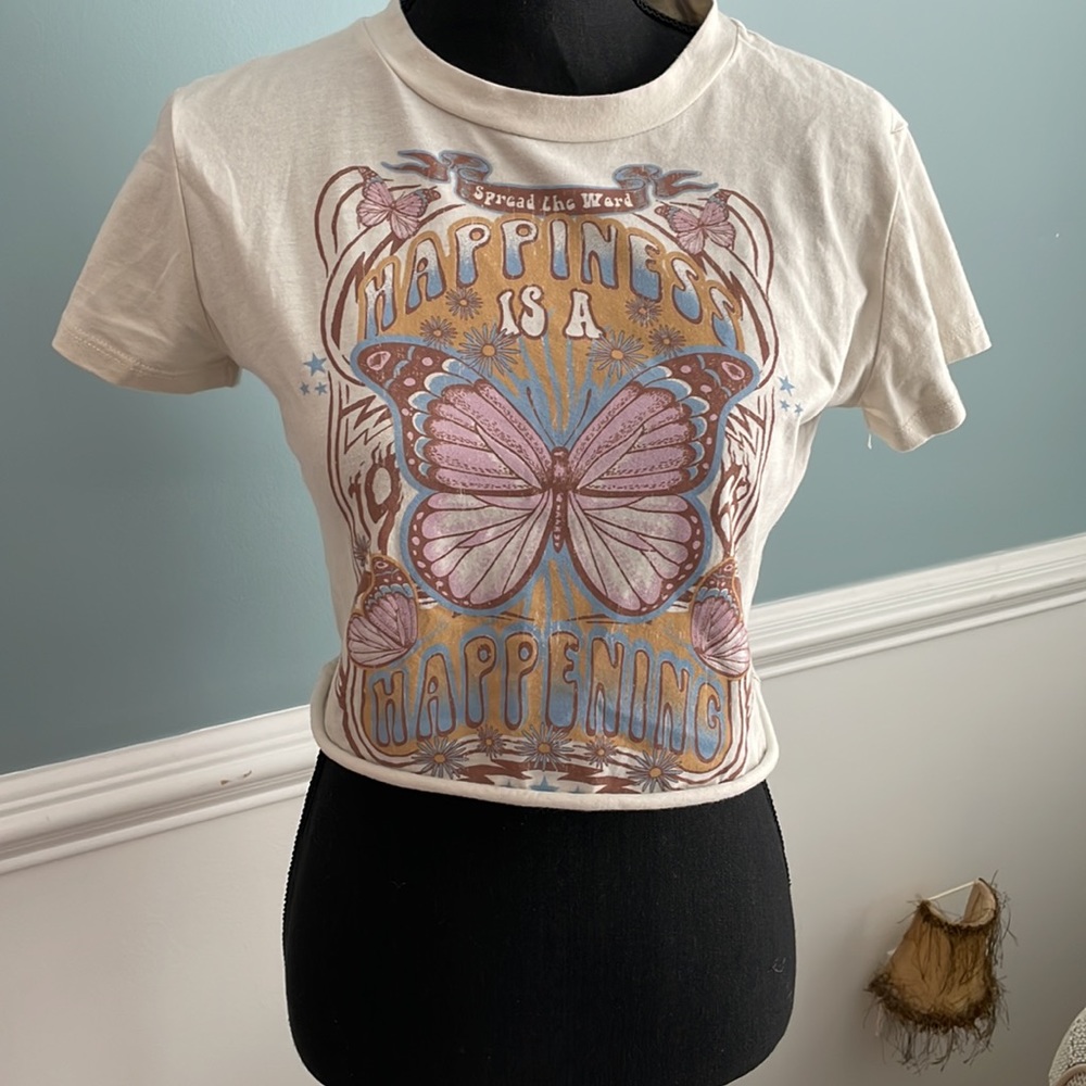 Altar’d State cropped graphic t-shirt. Size can